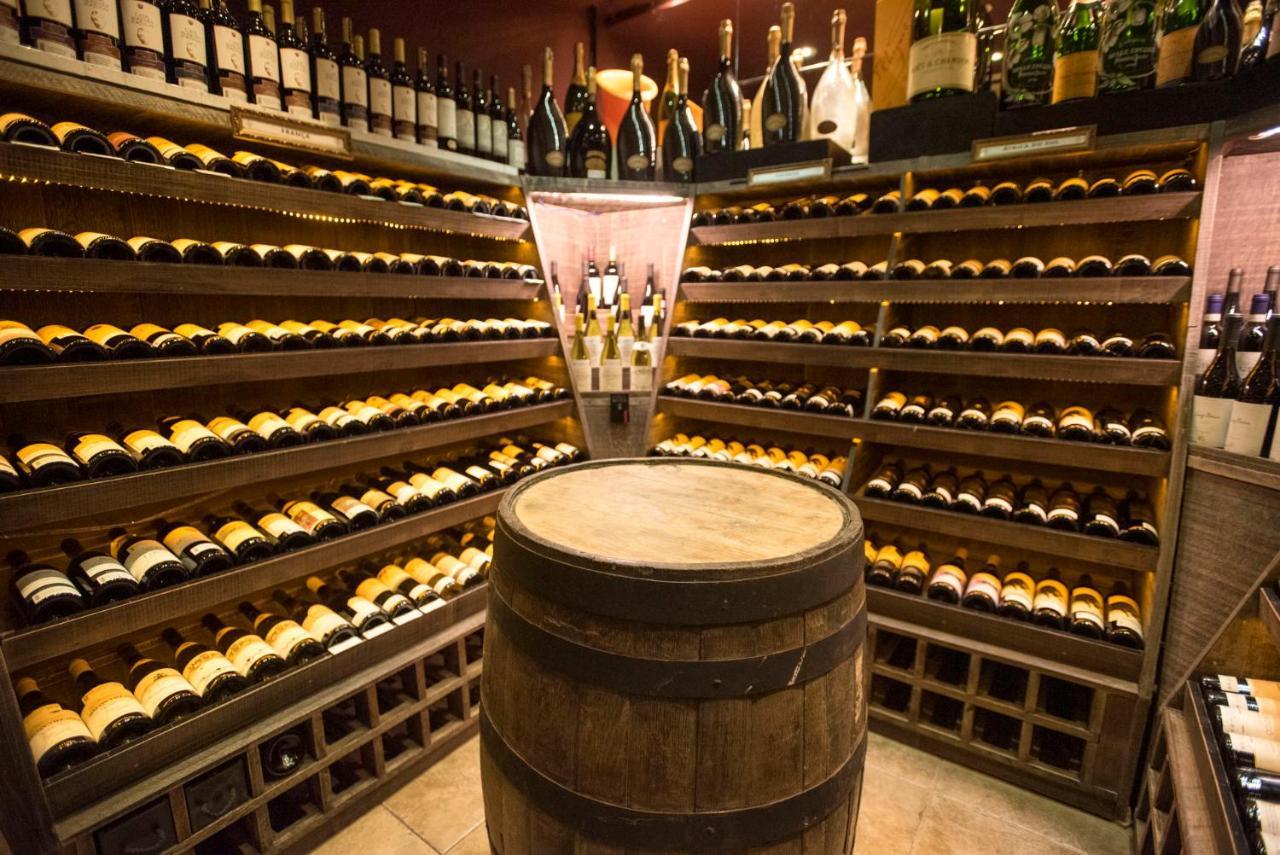 Royal Boutique Savassi Hotel Belo Horizonte Luaran gambar Wine cellar