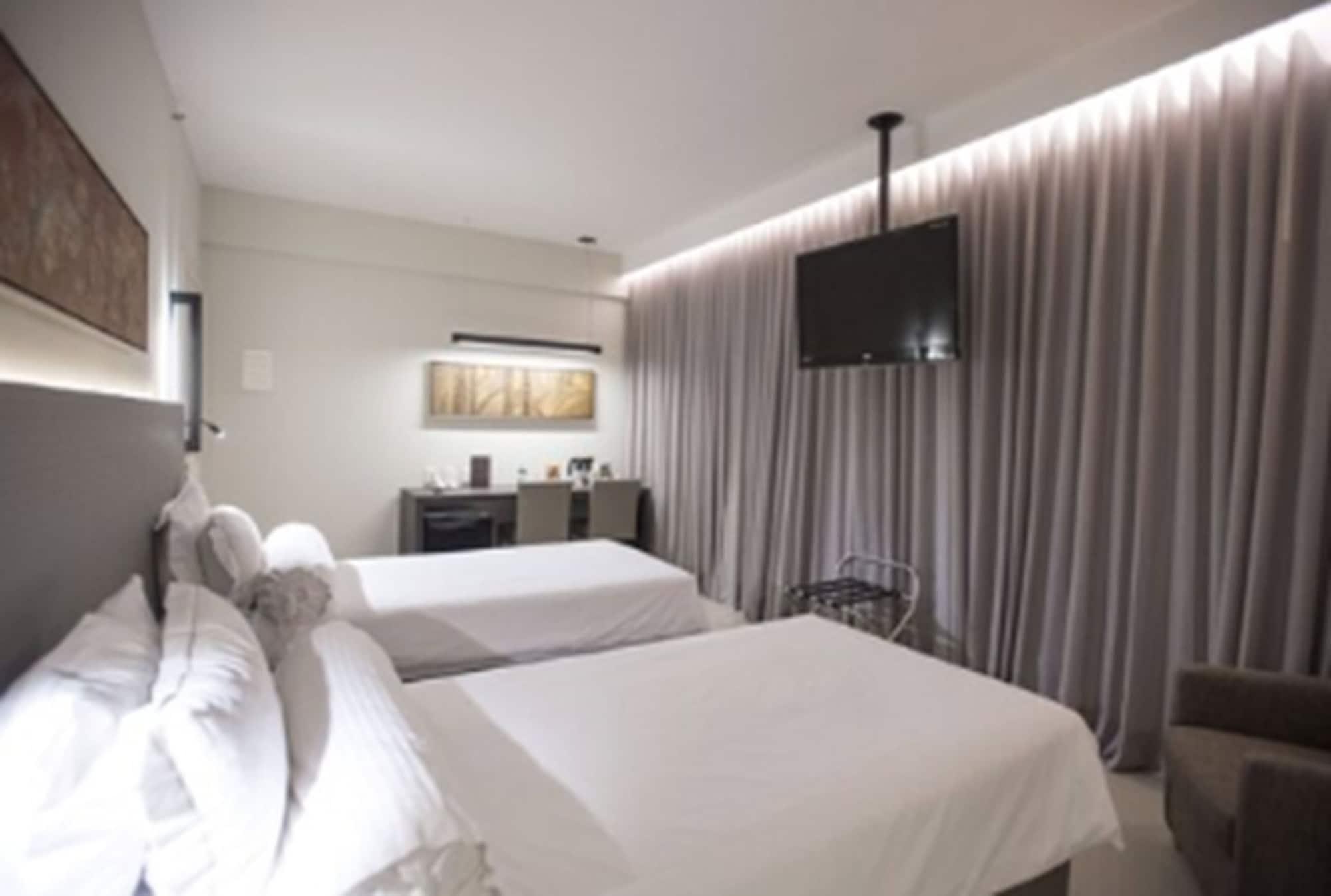 Royal Boutique Savassi Hotel Belo Horizonte Luaran gambar A room at the hotel