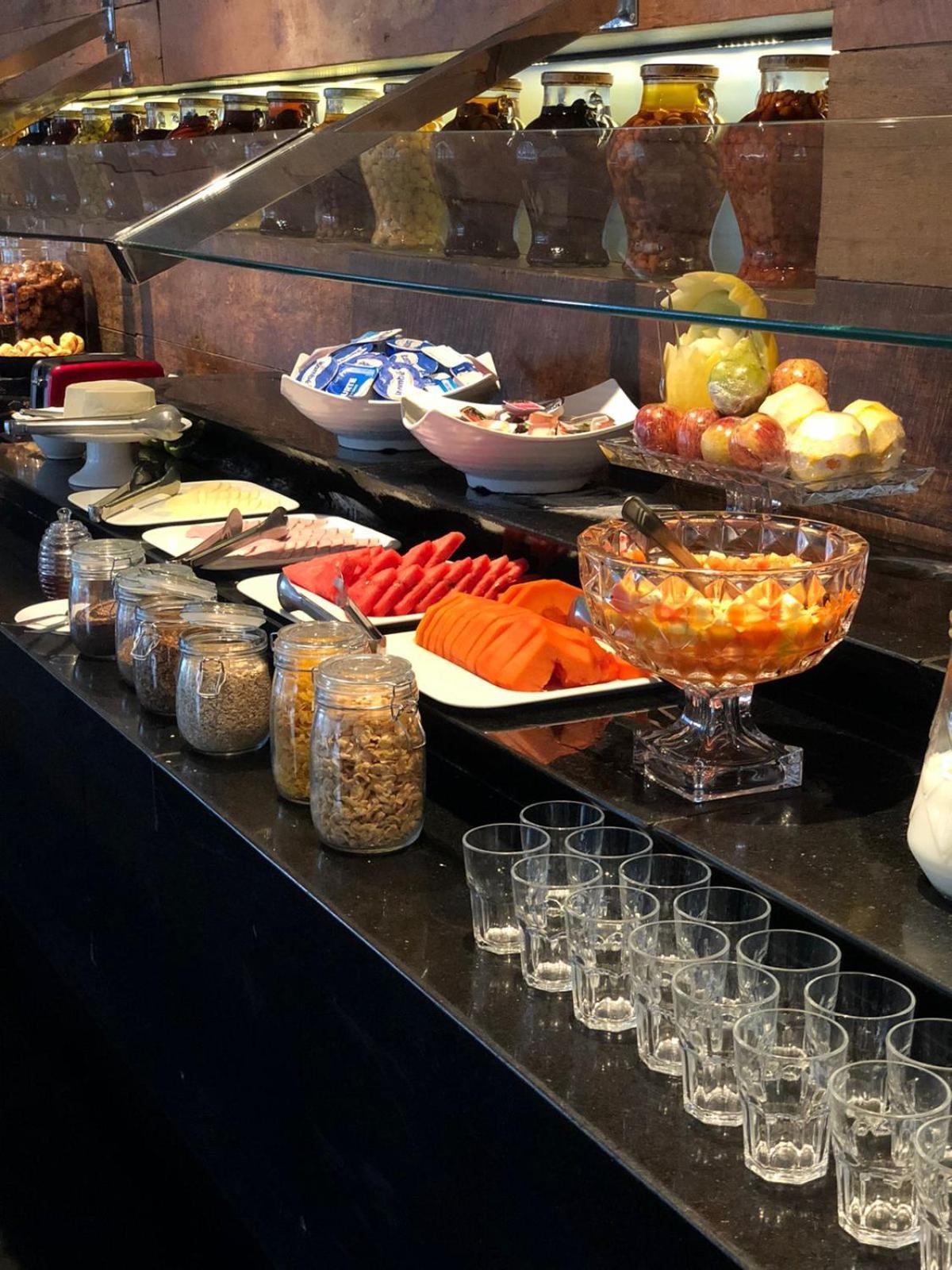 Royal Boutique Savassi Hotel Belo Horizonte Luaran gambar A breakfast buffet at a hotel