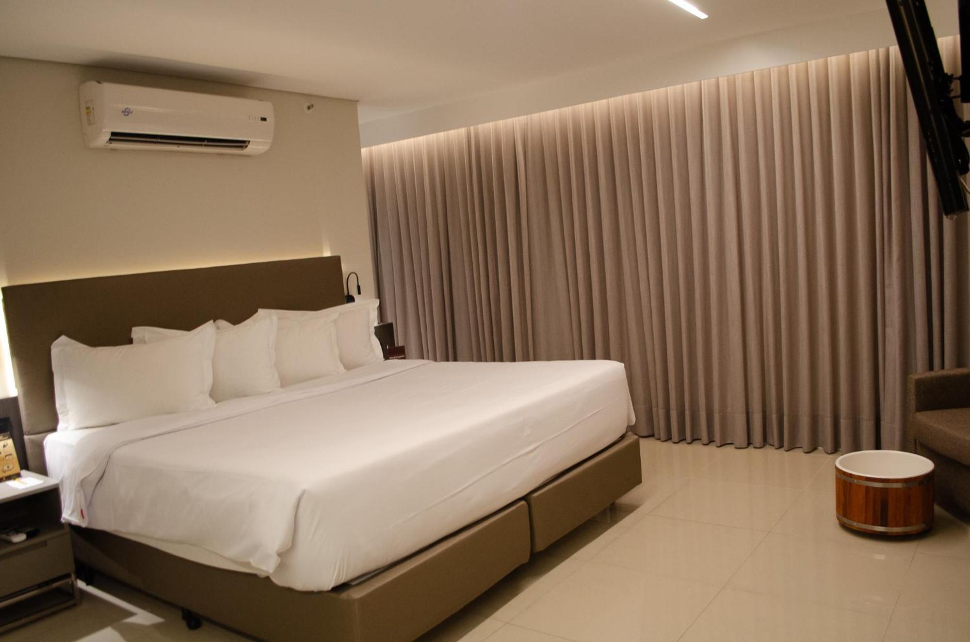 Royal Boutique Savassi Hotel Belo Horizonte Luaran gambar A bedroom at the hotel